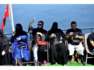 Arap Turistler Giresun Adası’nda