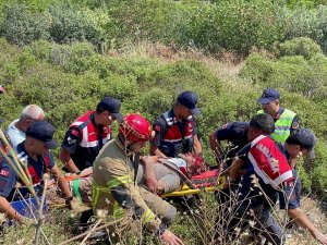Bursa’da Tır 150 Metre Yükseklikteki Şarampole Yuvarlandı: 1 Yaralı