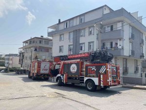 Binanın Bacasında Çıkan Yangın Ekipleri Harekete Geçirdi