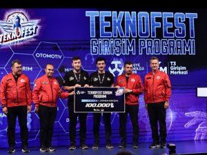 Teknofest’te Türkiye’nin İlk Büyük Ölçekli Teslimat Robotu Ödüllendirildi