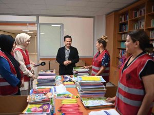 Tuzla’da Kitaplar Devletten, Kırtasiye Malzemeleri Tuzla Belediyesi’nden