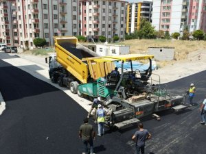 İ̇pekyolu’nda Asfalt Çalışmaları Hızlandı