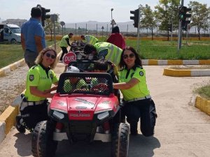 Van Polisinden Minik Öğrencilere Trafik Eğitimi