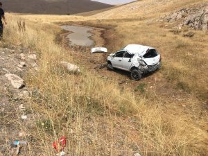 Otomobil Şarampole Uçtu, 6 Yaşındaki Çocuk Ağır Yaralandı