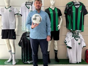 A. Denizlispor Başkanı Uz, Kulübün Resmi Ürünlerinin Satıldığı Mağazaları Ziyaret Etti