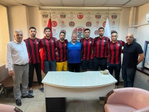 Turgutluspor’da İmza Yağmuru