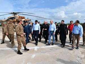 Bakan Kurum Ve Bakan Soylu Pakistan’da Sel Bölgesini Havadan Ve Karadan İnceledi