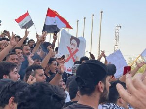 Bağdat’taki "Ekim Devrimcileri" Yeşil Bölge’de Protesto Düzenledi
