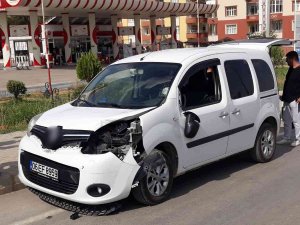 Hafif Ticari Aracın Çarptığı Çocuk Hayatını Kaybetti