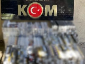 Batman’da Durdurulan Bir Araçta 4 Bin 160 Paket Kaçak Sigara Ele Geçirildi