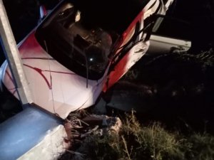 Kaza Yapan Sürücü Yaralandı