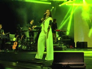 Ümraniye’de ’Yazfest’, Sertap Erener Konseriyle Devam Etti