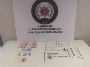 240 Bin Liralık Ziynet Eşyasını Çalan 2 Kişi Yakalandı