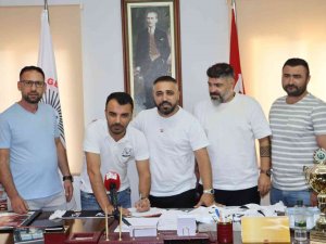 İ̇ş Adamı Eviz, 6. Kez Kuşadasıspor’a Ana Sponsor Oldu