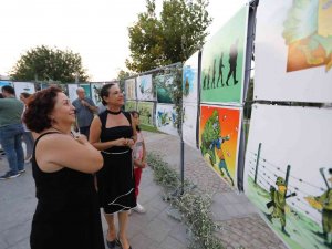 Selçuk’ta ’Dünya Barış Günü Karikatür Sergisi’ Açıldı