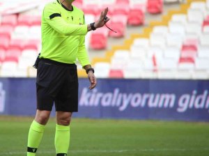 Sivasspor-fatih Karagümrük Maçının Var’ı Mustafa Öğretmenoğlu