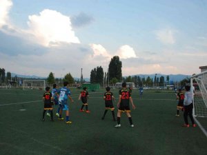 Gediz’de Büyük Zaferin 100. Yılında Yüzme Yarışması Ve Futbol Turnuvası Düzenlendi
