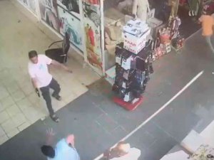 İ̇şyeri Anlaşmazlığı Kavgasında Karşılıklı Silahlar Konuştu: 2 Yaralı