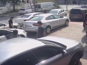 Hafriyat Kamyonu İle Karşı Yönden Gelen Kamyon Çarpıştı: 1 Yaralı