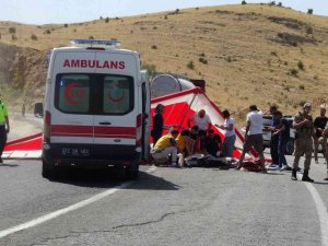 Gercüş’te 2 Yamaç Paraşütçüsü Yere Çakılarak Ağır Yaralandı
