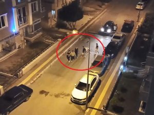 Yolunu Kestikleri Genci Sokak Ortasında Darp Ettiler