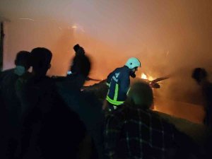 Bahçesaray’da 3 Ev Yandı