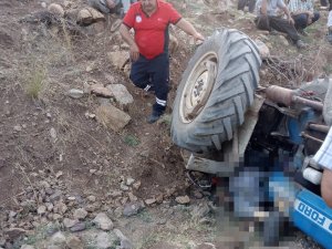 Traktörün Altında Kalan Vatandaş, Hayatını Kaybetti