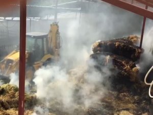 Burdur’da Çiftlikteki Balya Yangını Korkuttu