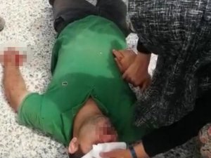 Kendini Araçların Önüne Attı