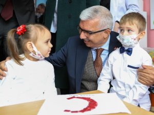 Yeni Neslin Yolunu Kızılay Aydınlatıyor