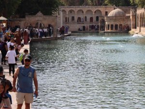 Balıklıgöl Turist Akınına Uğradı