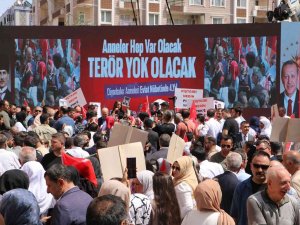 4 Yıldır Evlat Nöbetinde Olan Aileler Vatandaşa Kepenk Kapatan Hdp’nin Kepengini Kapattı