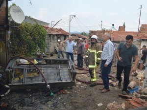 Yenişehir’de Ahşap Ev Çıkan Yangında Kül Oldu