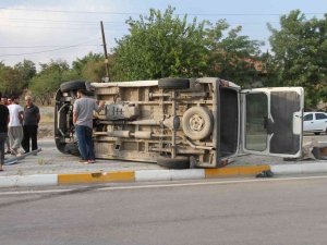 Elazığ’da Minibüs İle Otomobil Çarpıştı: 8 Yaralı