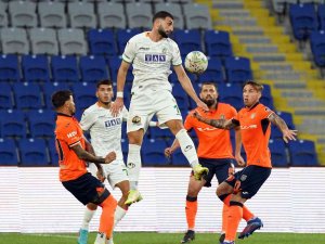 Spor Toto Süper Lig: Medipol Başakşehir: 0 - Corendon Alanyaspor: 0 (Maç Devam Ediyor)