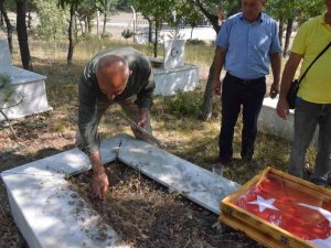 Sakarya Eskikışla Şehitliği’nden Emet Cevizdere Şehitliği’ne Toprak Getirildi