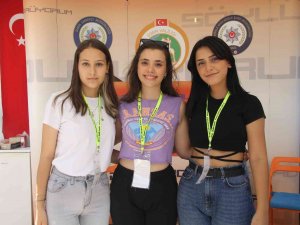 Gönüllü Öğrenciler, Terör Şubeden Öğrendiklerini Fuar Standında Anlatıyor