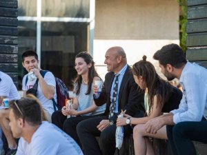 İ̇zmir Büyükşehir Belediyesi Öğrenim Desteğini İki Katına Çıkardı