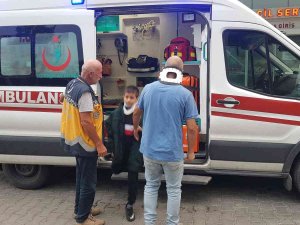 Karabük’te Devrilen Otomobildeki 2’si Çocuk 3 Kişi Yaralandı