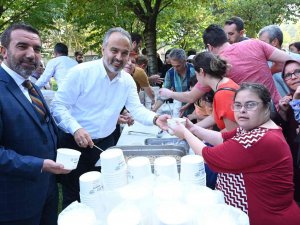 Bursa’da Çölyak Hastalarına Glütensiz Aşure