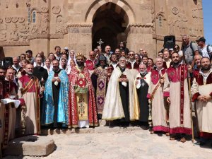 Akdamar Adası’ndaki 10. Ermeni Ayini Sona Erdi