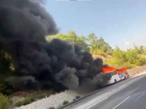 Yolcu Otobüsü Alev Alev Yandı