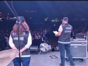 Tavşanlı’da Konser İzleyicileri Uyuşturucu İle Mücadele Konusunda Bilgilendirildi