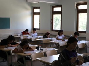 İ̇lköğretim Ve Ortaöğretim Kurumları Bursluluk Sınavı Sorunsuz Tamamlandı