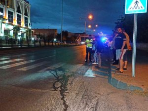 Otomobilin Çarptığı Yaya Yaralandı