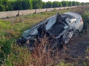 Otomobil Belediye Otobüsüyle Kafa Kafaya Çarpıştı: 1 Ölü