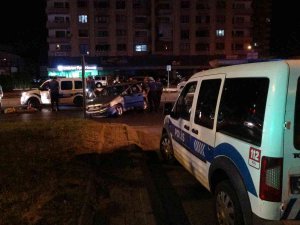 Polisten Kaçan Araç Kaza Yaptı: 2 Gözaltı