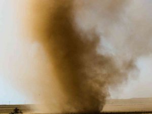 Tatvan’da Çıkan Hortum Paniğe Neden Oldu