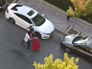 Esenyurt’ta Sokak Ortasında Kadına Şiddet Anları Kamerada