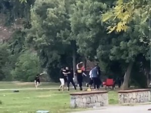 İ̇stanbul’da Tekme, Yumruk, Sopa Ve Sandalyeli Kavgalar Kamerada